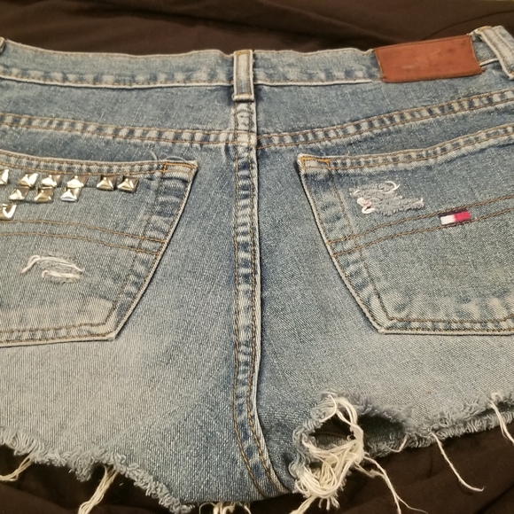 SHORTS 👠Tommy Hilfiger Jean Shorts Size 5 - Picture 2 of 5
